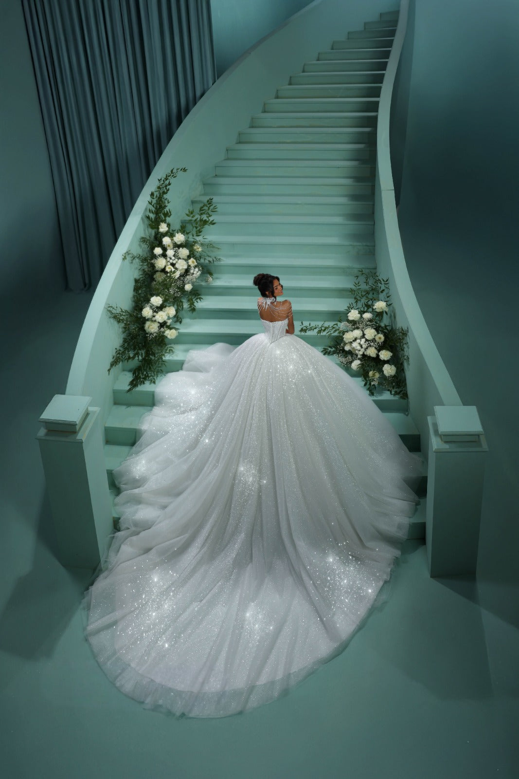 Luxury Long White Ball Gown Strapless Sequined Tulle Wedding Dress