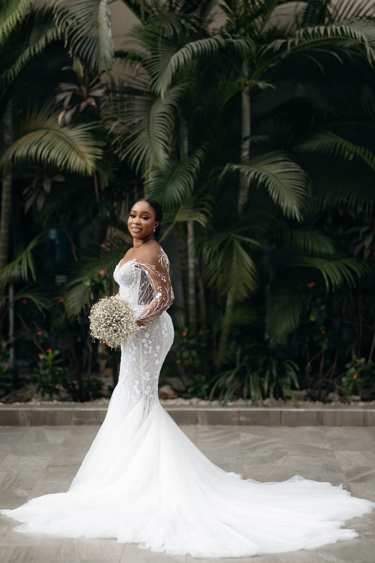 Luxury Long White Lace Long Sleeves Beaded Mermaid Wedding Dress