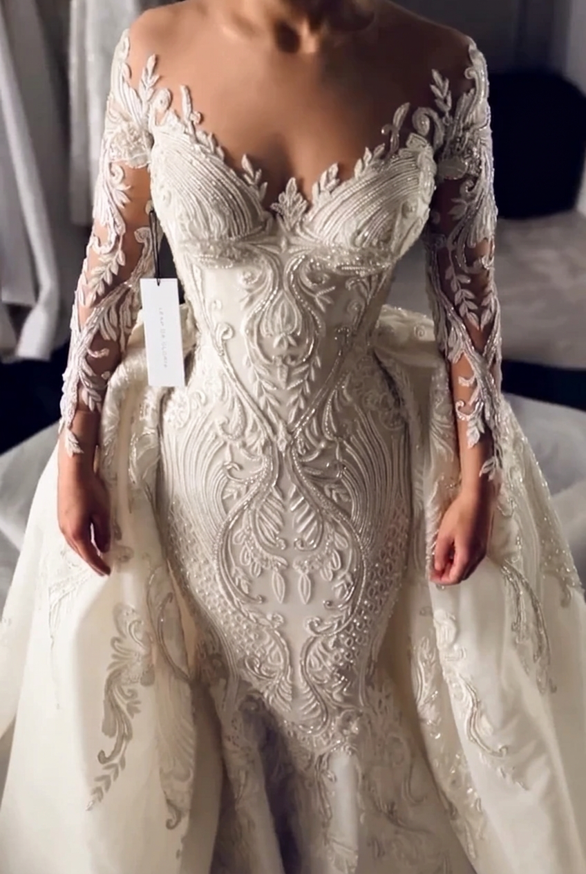 Ivory scoop lace mermaid wedding dress