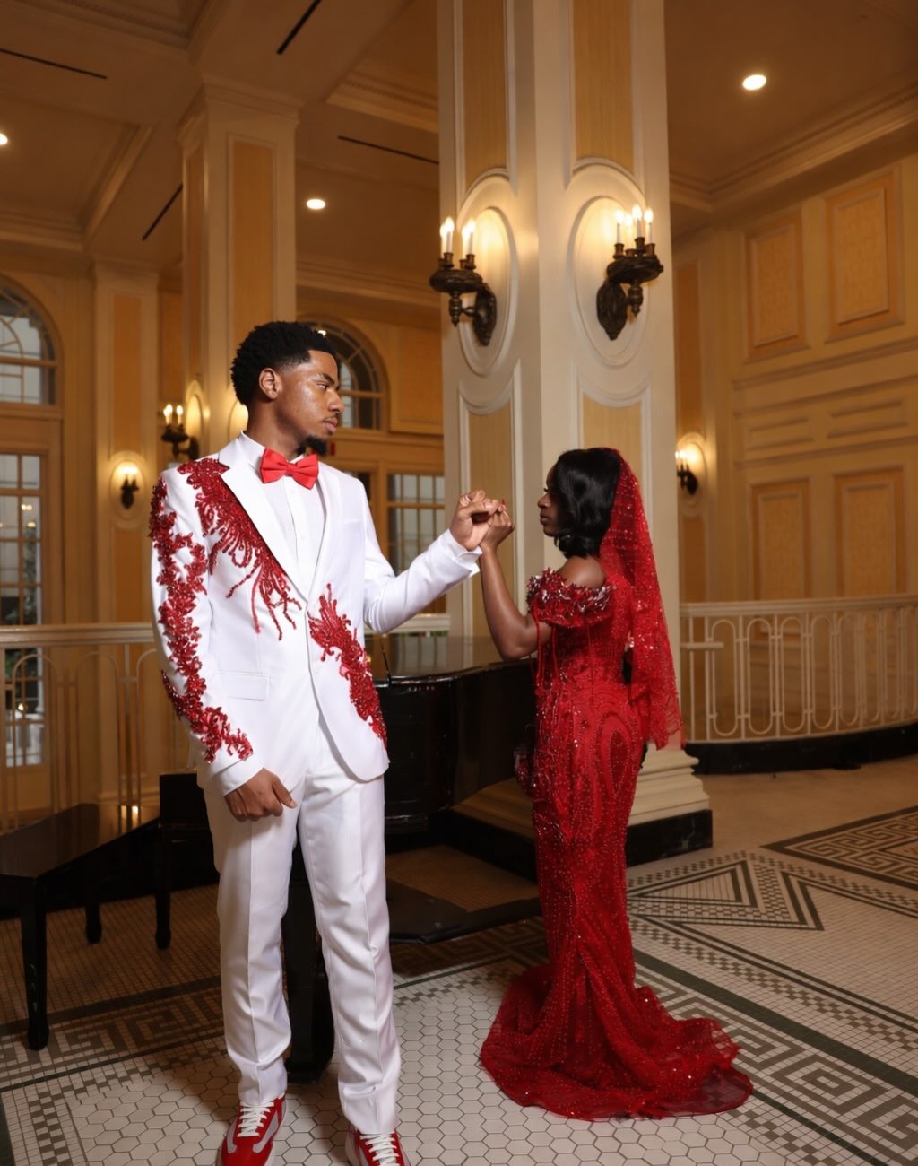 Luxury Red Sequin Beads Prom Dress Off The Shoulder Mermaid Formal Gown with Veil