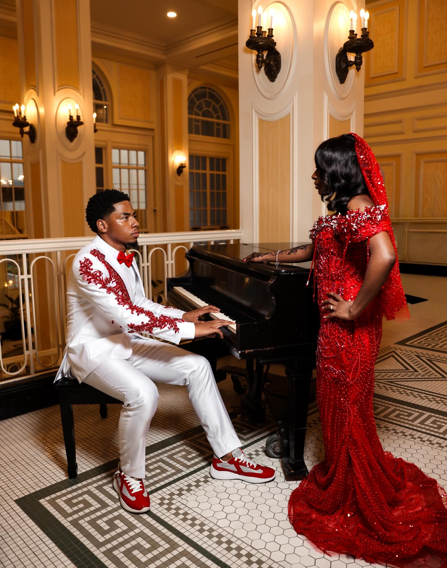 Luxury Red Sequin Beads Prom Dress Off The Shoulder Mermaid Formal Gown with Veil