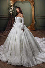 Luxury White Sweetheart Off-The-Shoulder Long Sleeves Ball Gown Lace Wedding Dresses with Veil