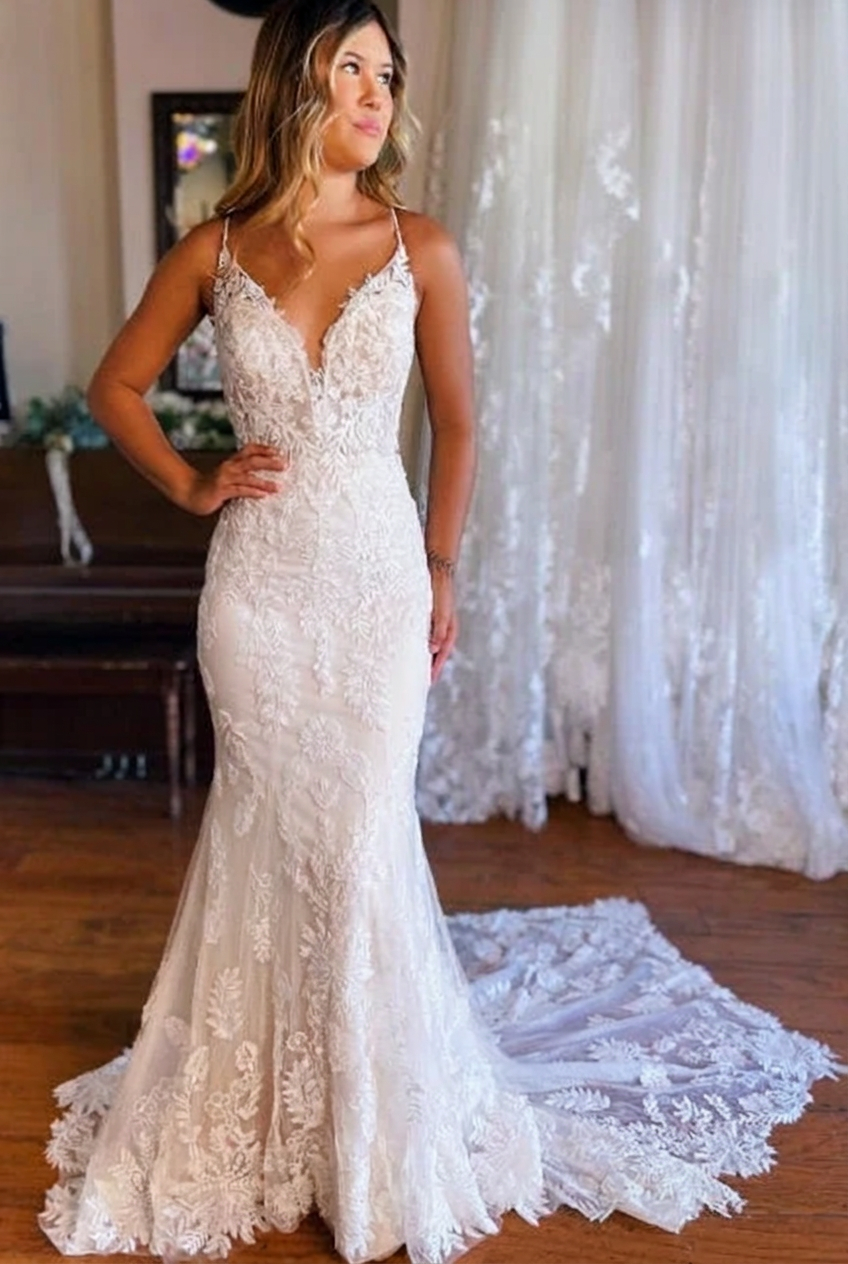 White v-neck applique mermaid wedding dress