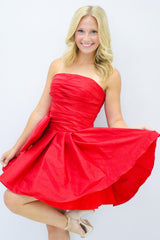 Misshow A-Line Green Strapless Satin Short Homecoming Dress/Mini Dress with Bowknot