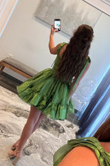 Misshow A-Line Kelly Green Short Homecoming Dress/Mini Dress with Bow