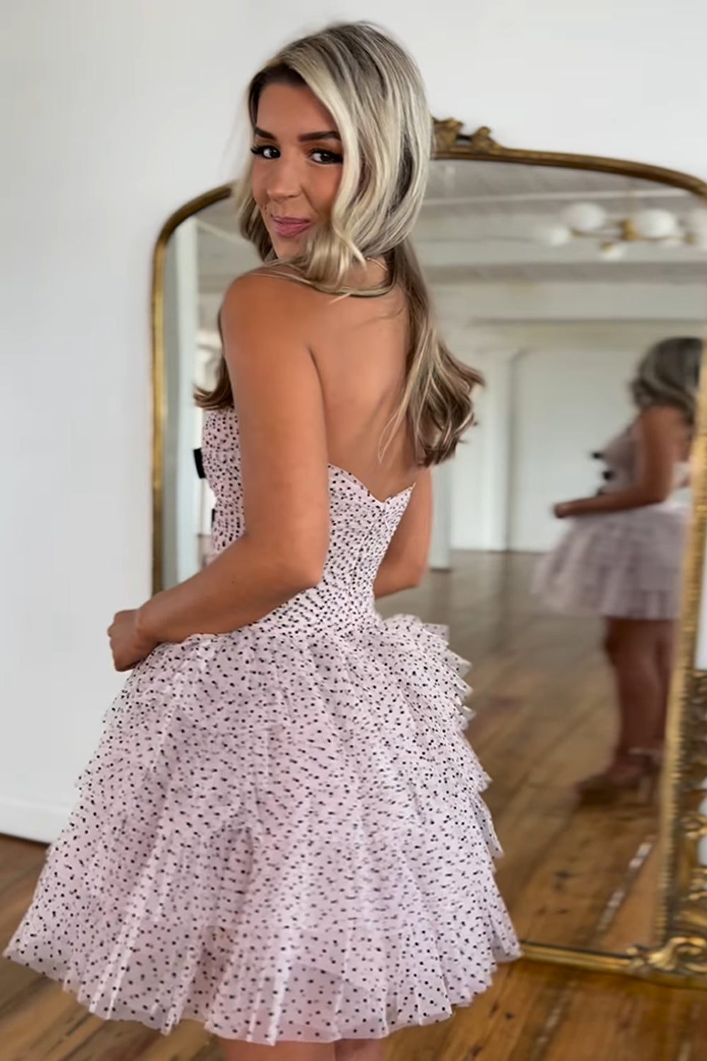 Misshow A-Line Pink Strapless Tiered Tulle Short Homecoming Dress/Mini Dress with Bows