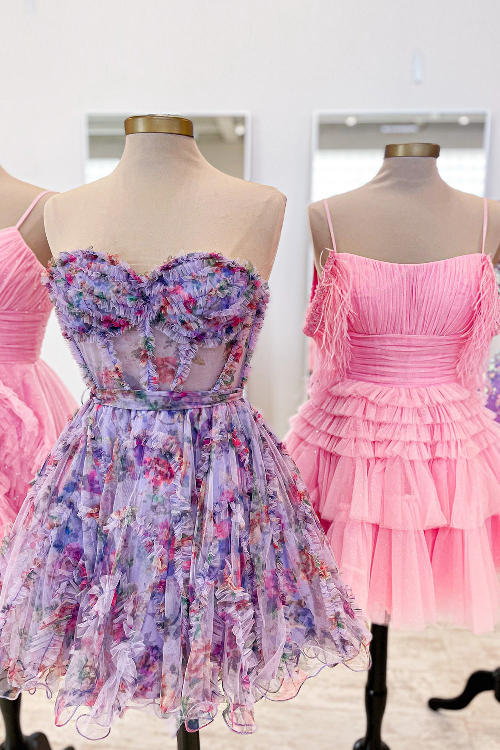 Misshow A-Line White Flower Sweetheart Corset Floral Homecoming Dress/Mini Dress with Ruffles