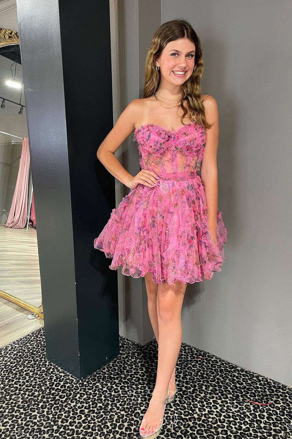 Misshow A-Line White Flower Sweetheart Corset Floral Homecoming Dress/Mini Dress with Ruffles