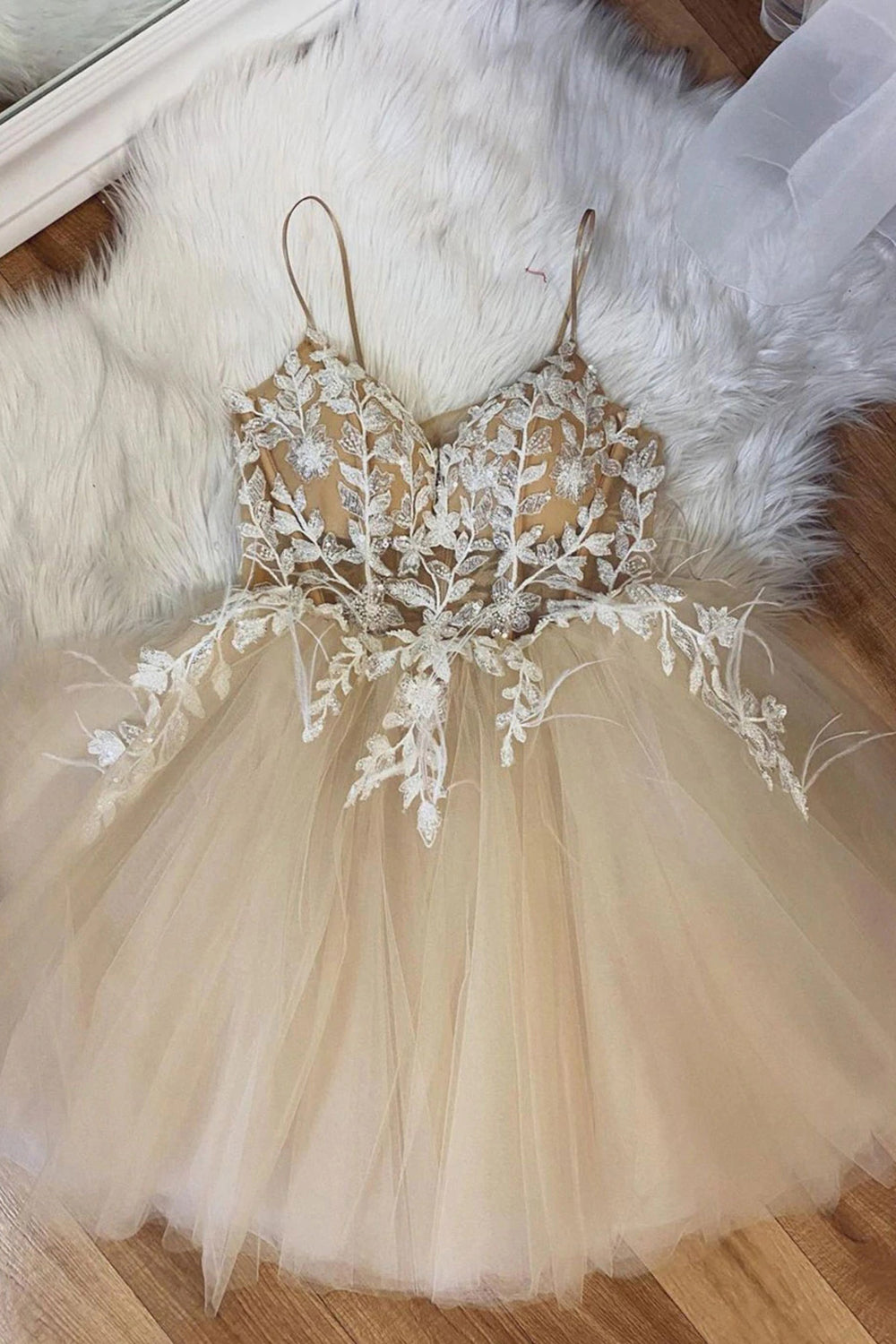 Misshow Beige Spaghetti Straps Homecoming Dress/Mini Dress With Appliques