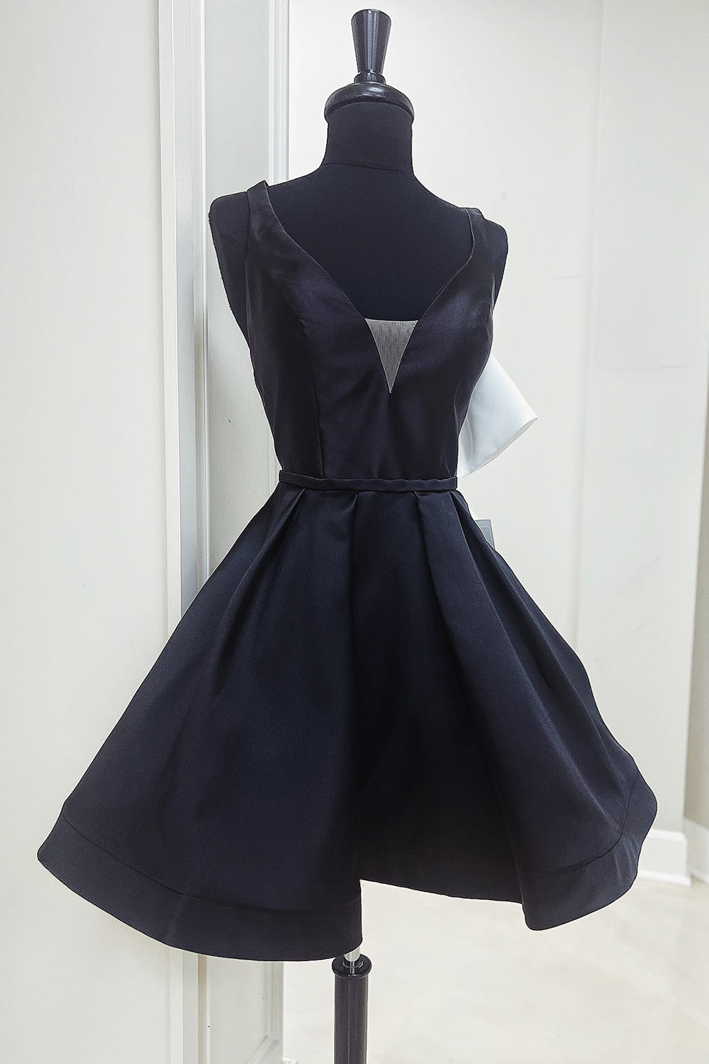 Misshow Black A Line Short Homecoming Dress/Mini Dress With Bow