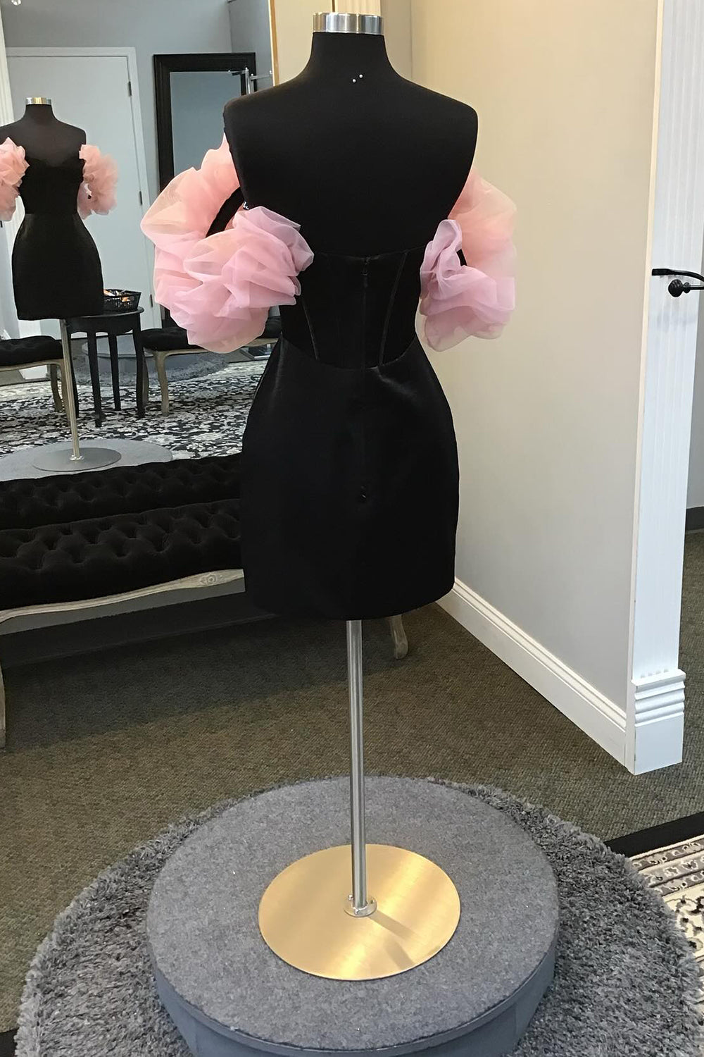 Misshow Black Corset Tight Short Homecoming Dress/Mini Dress with Puff Sleeves