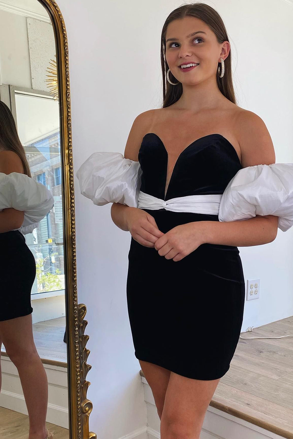 Misshow Black Detachable Sleeves Velvet Tight Short Homecoming Dress/Mini Dress