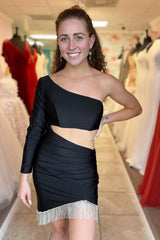 Misshow Black One Shoulder One Sleeve Tight Short Homecoming Dress/Mini Dress with Fringes
