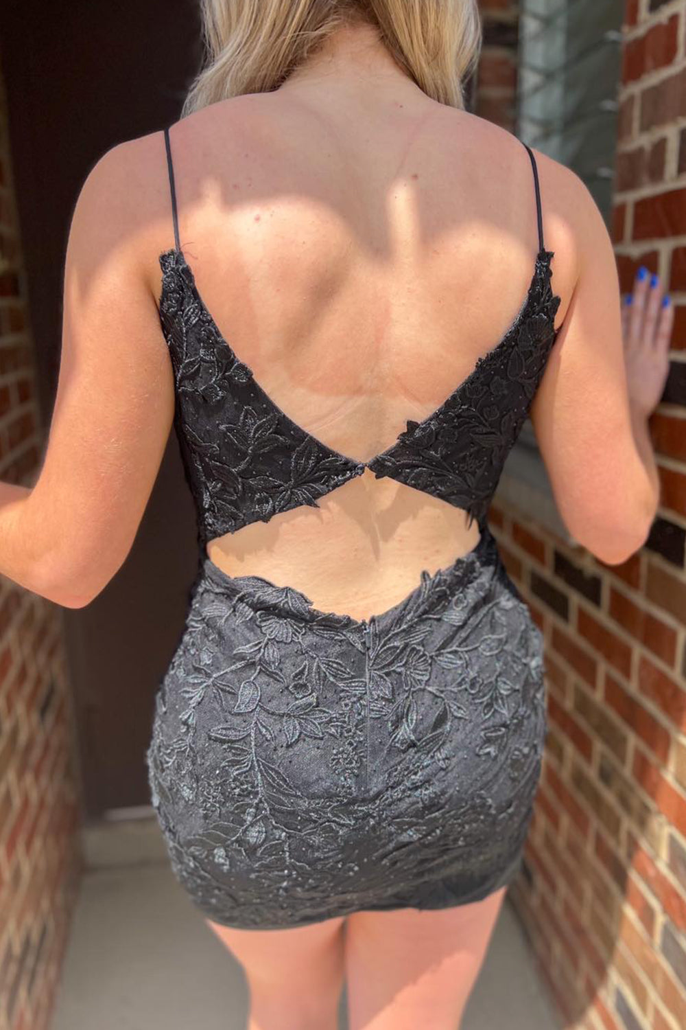 Misshow Blue Open Back Spaghetti Straps Appliques Tight Homecoming Dress/Mini Dress