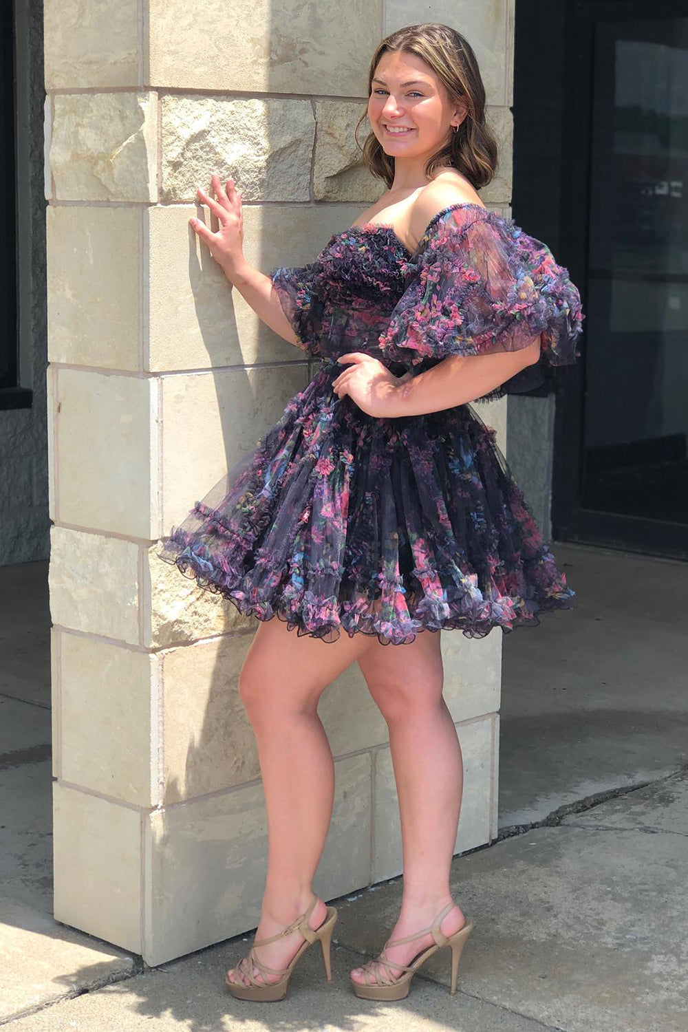 Misshow Fuchsia Corset Puff Sleeves A-Line Short Tulle Homecoming Dress/Mini Dress with Ruffles