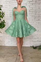 Misshow Green Sweetheart Homecoming Dress/Mini Dress with Appliques
