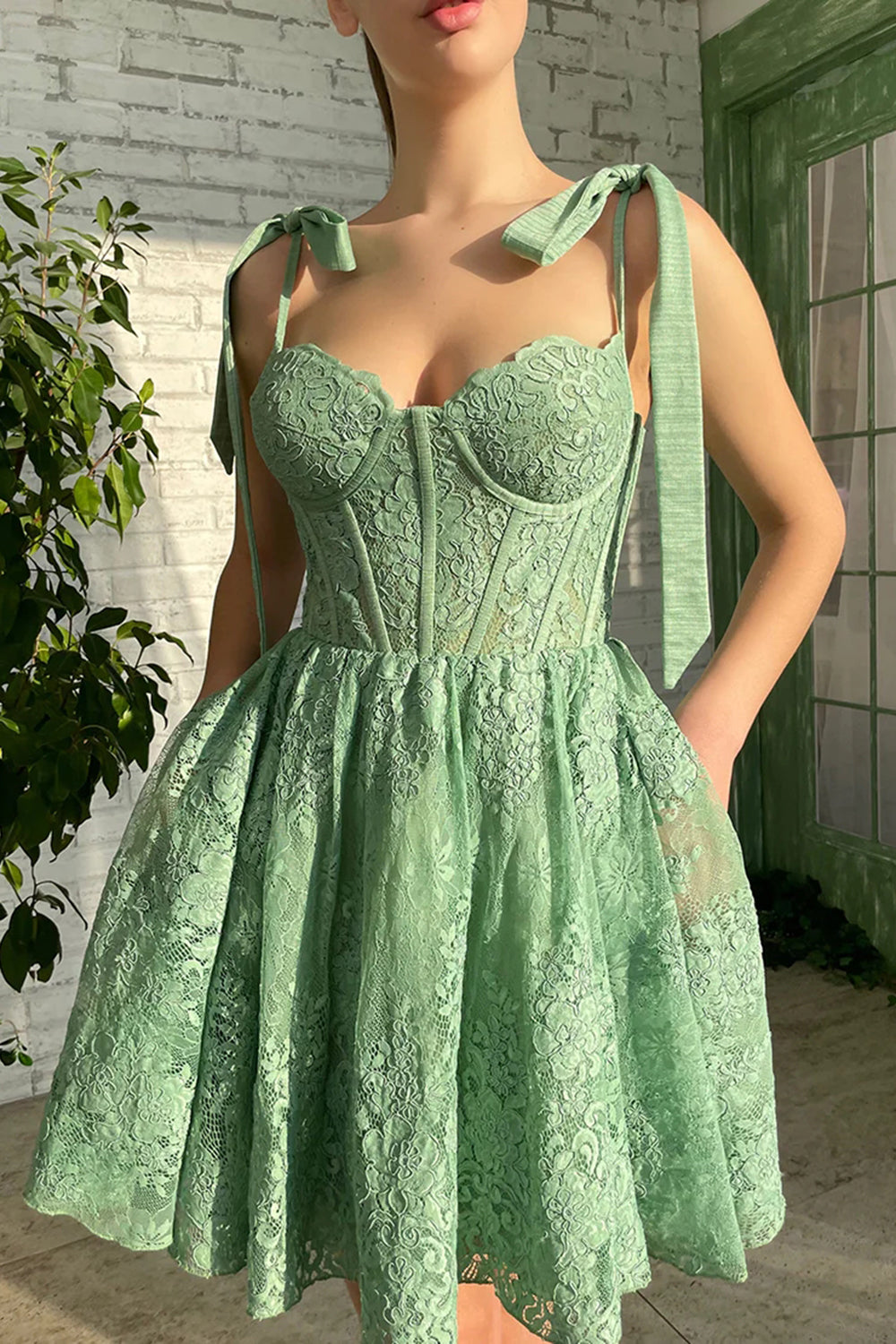 Misshow Green Sweetheart Homecoming Dress/Mini Dress with Appliques
