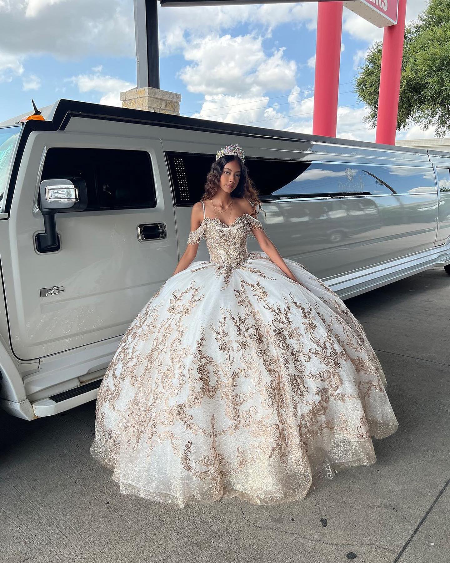 Misshow Off-Shoulder Ball Gown Lace Applique & Beaded Tulle Princess Dress for Quinceanera Sweet 16 & Birthday Galas