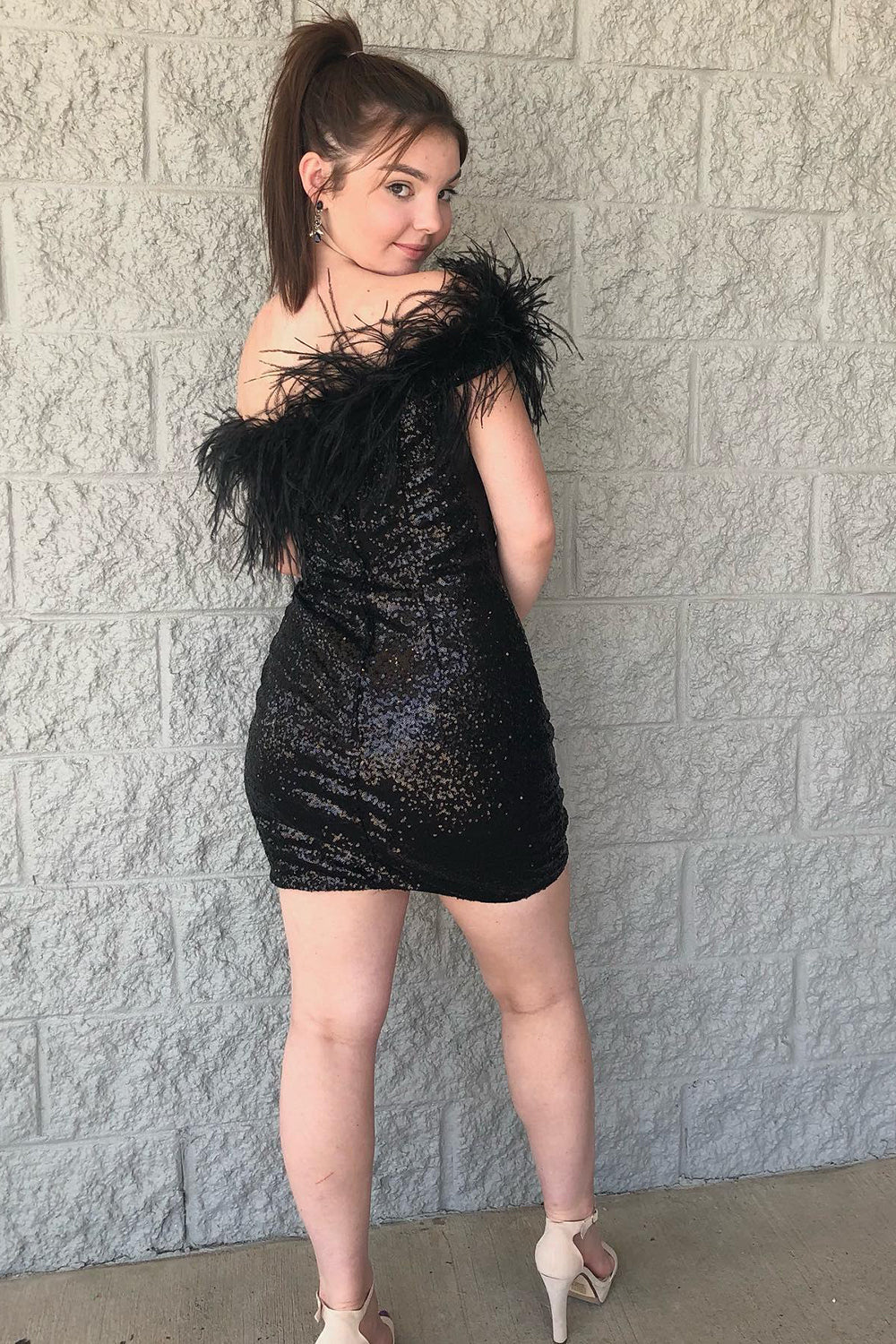 Misshow Pink Sparkly Tight Sequins Homecoming Dress/Mini Dress with Feathers