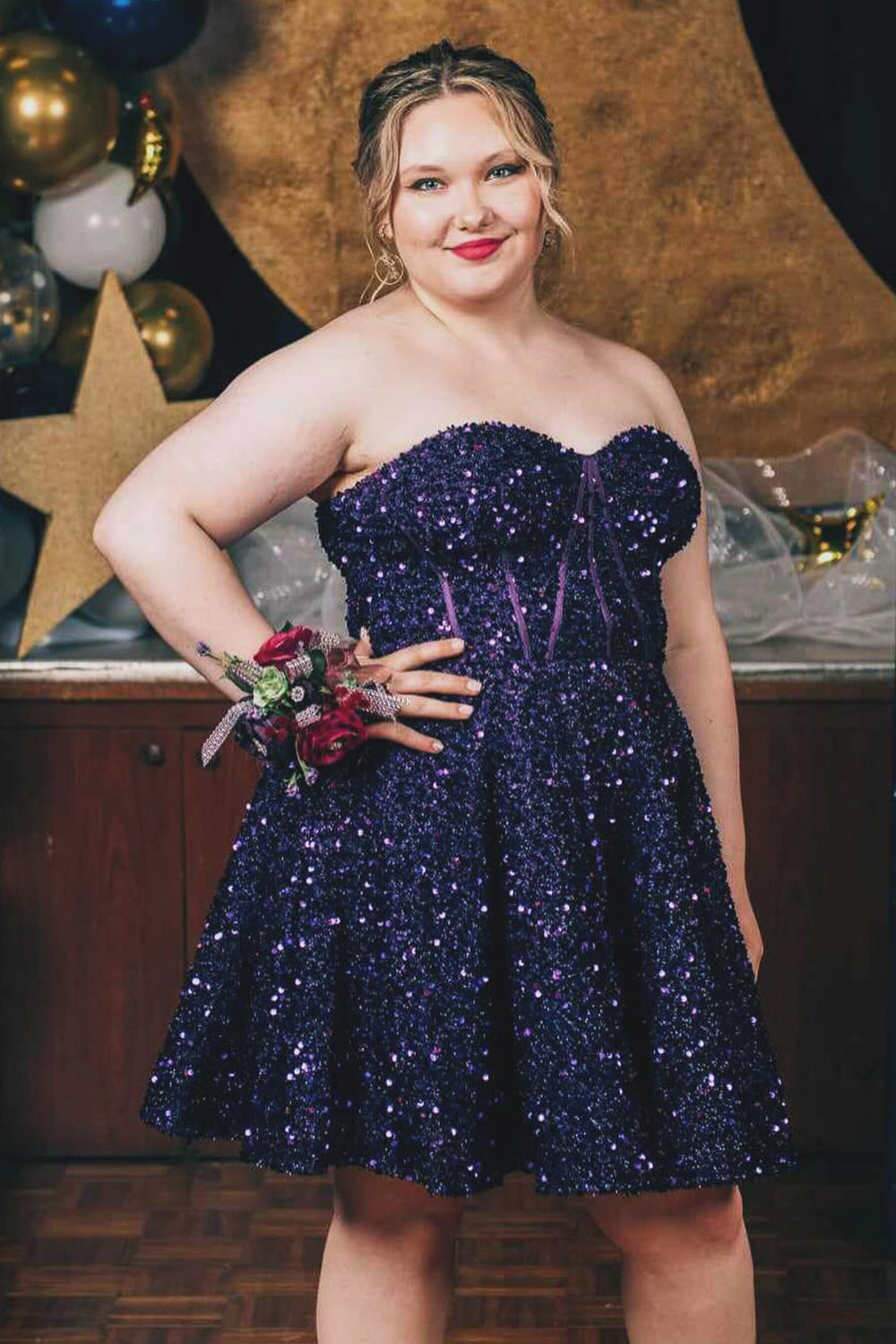 Misshow Red A-Line Sweetheart Sequins Short Homecoming Dress/Mini Dress with Pockets