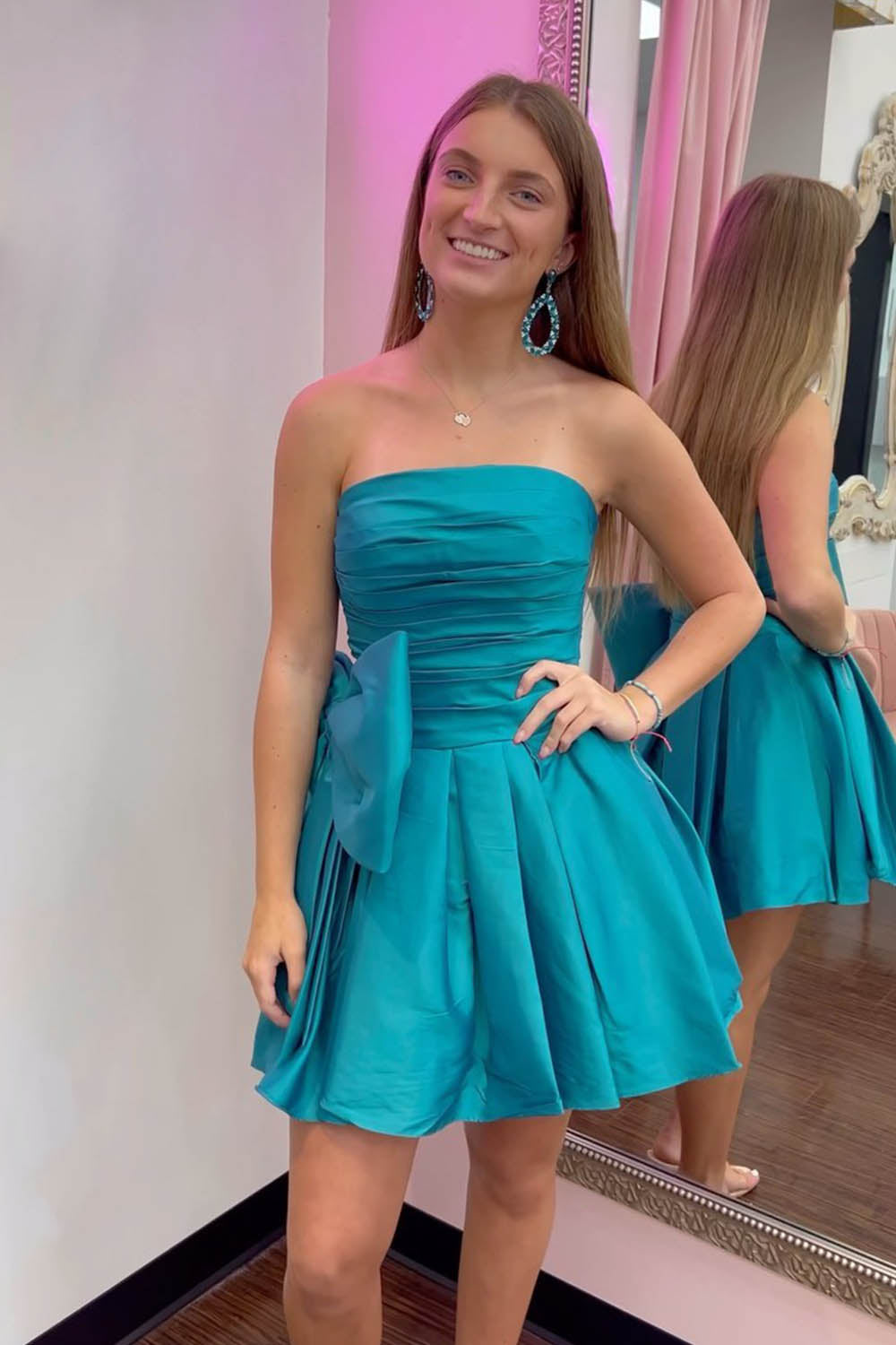 Misshow Red Strapless A Line Short Homecoming Dress/Mini Dress with Bowknot