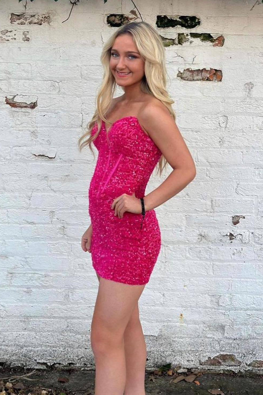 Misshow Red Sweetheart Sequins Tight Short Homecoming Dress/Mini Dress
