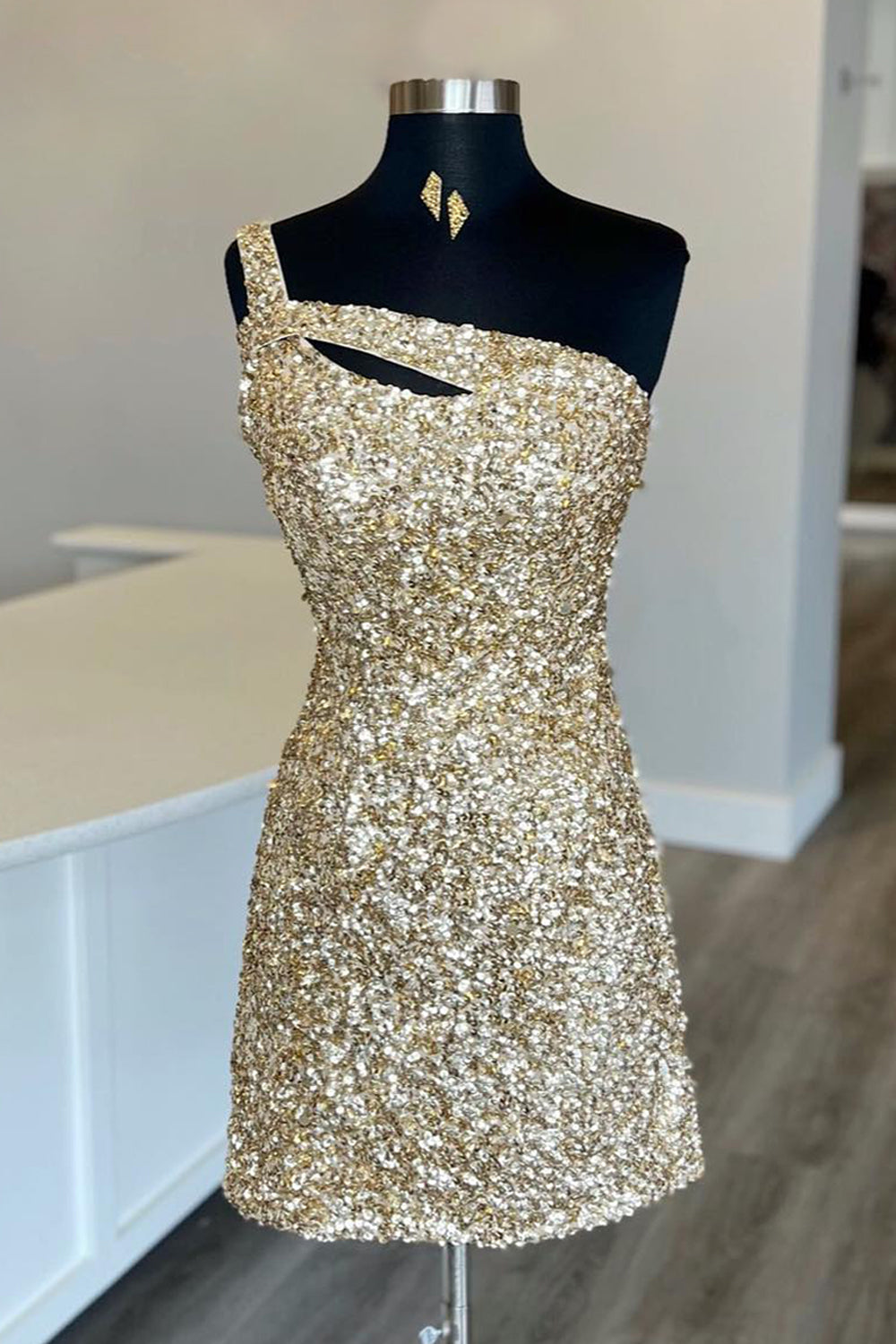 Misshow Royal Blue Open Back One Shoulder Tight Sequins Homecoming Dress/Mini Dress