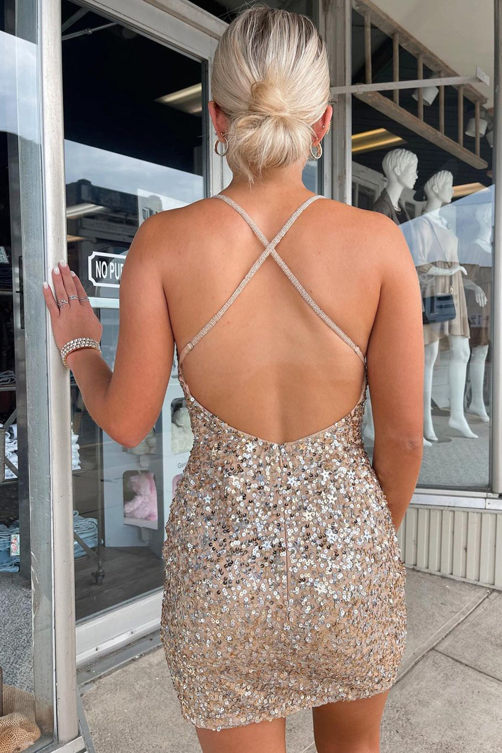 Misshow Sheath Champagne Sequins Short Homecoming Dress/Mini Dress