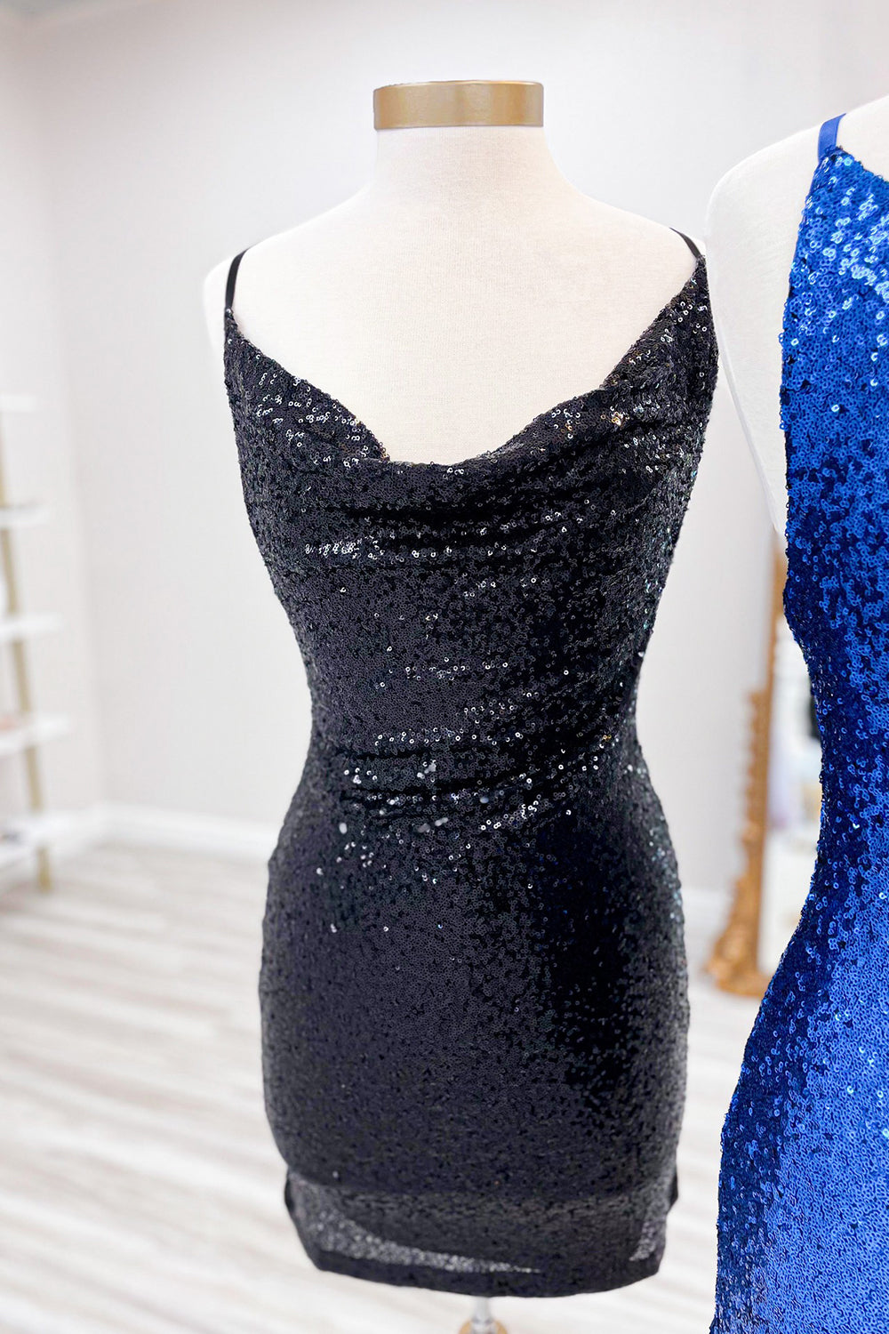 Misshow Spaghetti Straps Golden Bodycon Short Homecoming Dress/Mini Dress with Sequins
