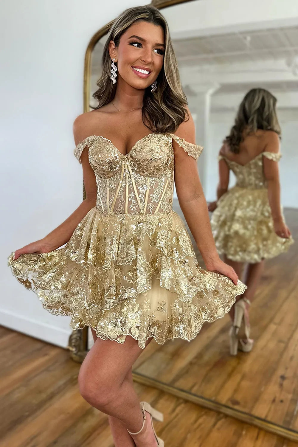 Misshow Sparkly Black Corset Tiered Lace A-Line Short Homecoming Dress/Mini Dress