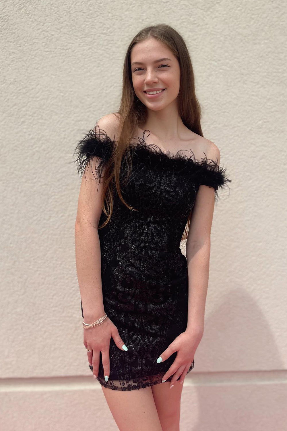 Misshow Sparkly Black Sequins Feathered Tight Short Homecoming Dress/Mini Dress