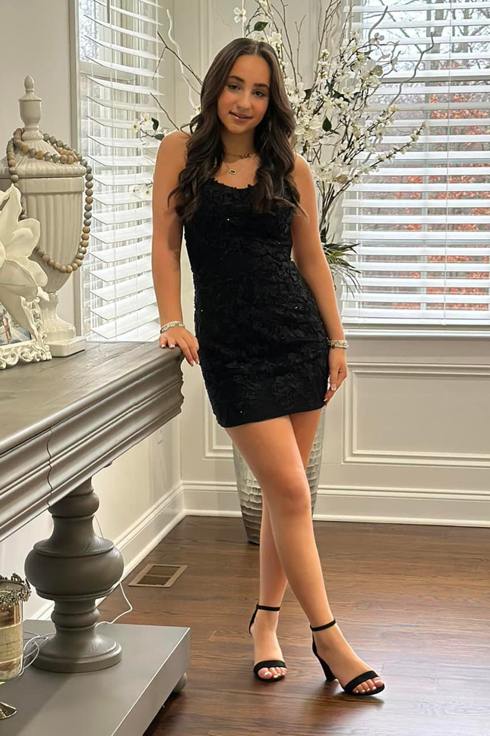 Misshow Sparkly Black Spaghetti Straps Backless Tight Short Lace Homecoming Dress/Mini Dress