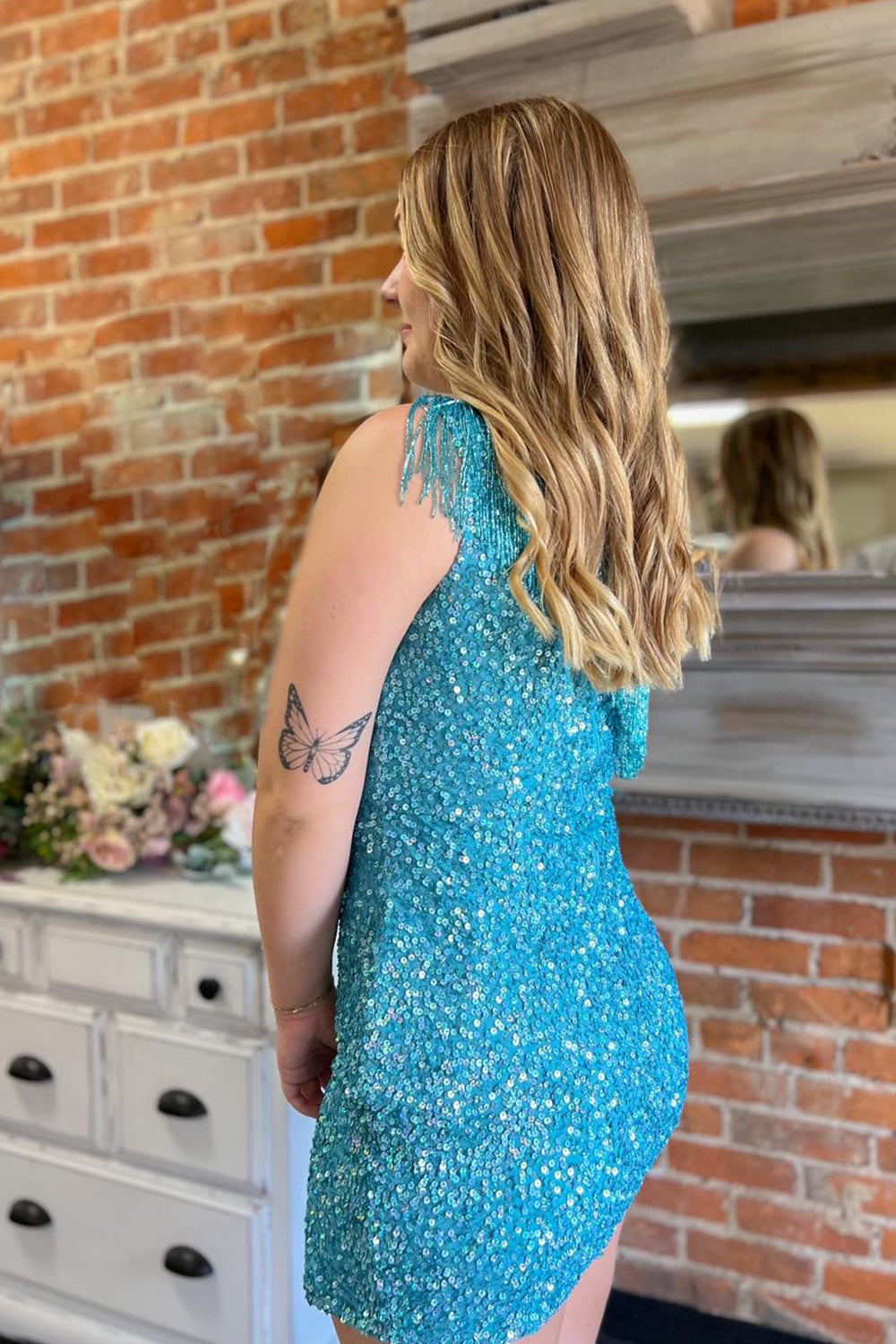 Misshow Sparkly Blue Fringed One Shoulder Tight Sequins Short Homecoming Dress/Mini Dress