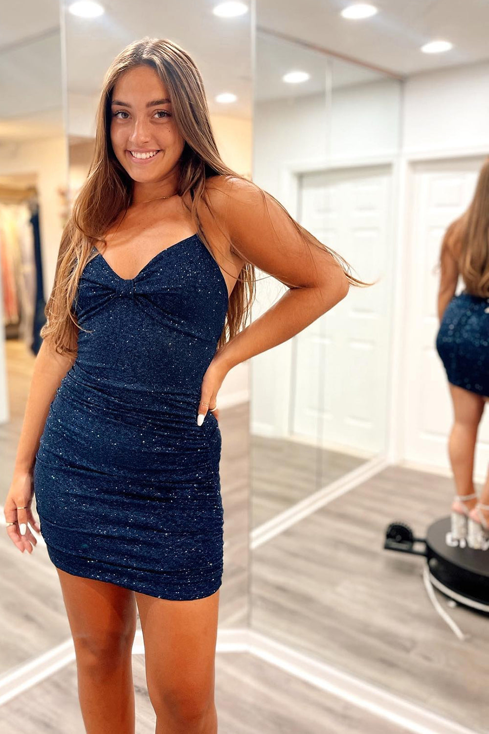 Misshow Sparkly Dark Green Sequins Lace-Up Tight Homecoming Dress/Mini Dress