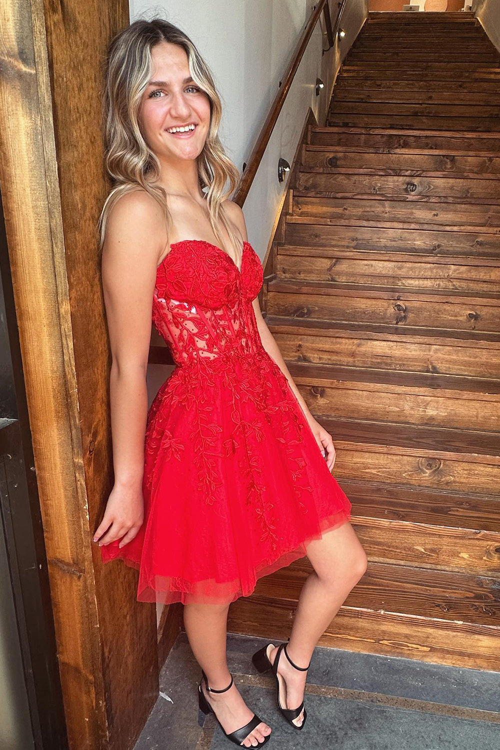 Misshow Sparkly Fuchsia Corset A-Line Tulle Short Homecoming Dress/Mini Dress with Lace