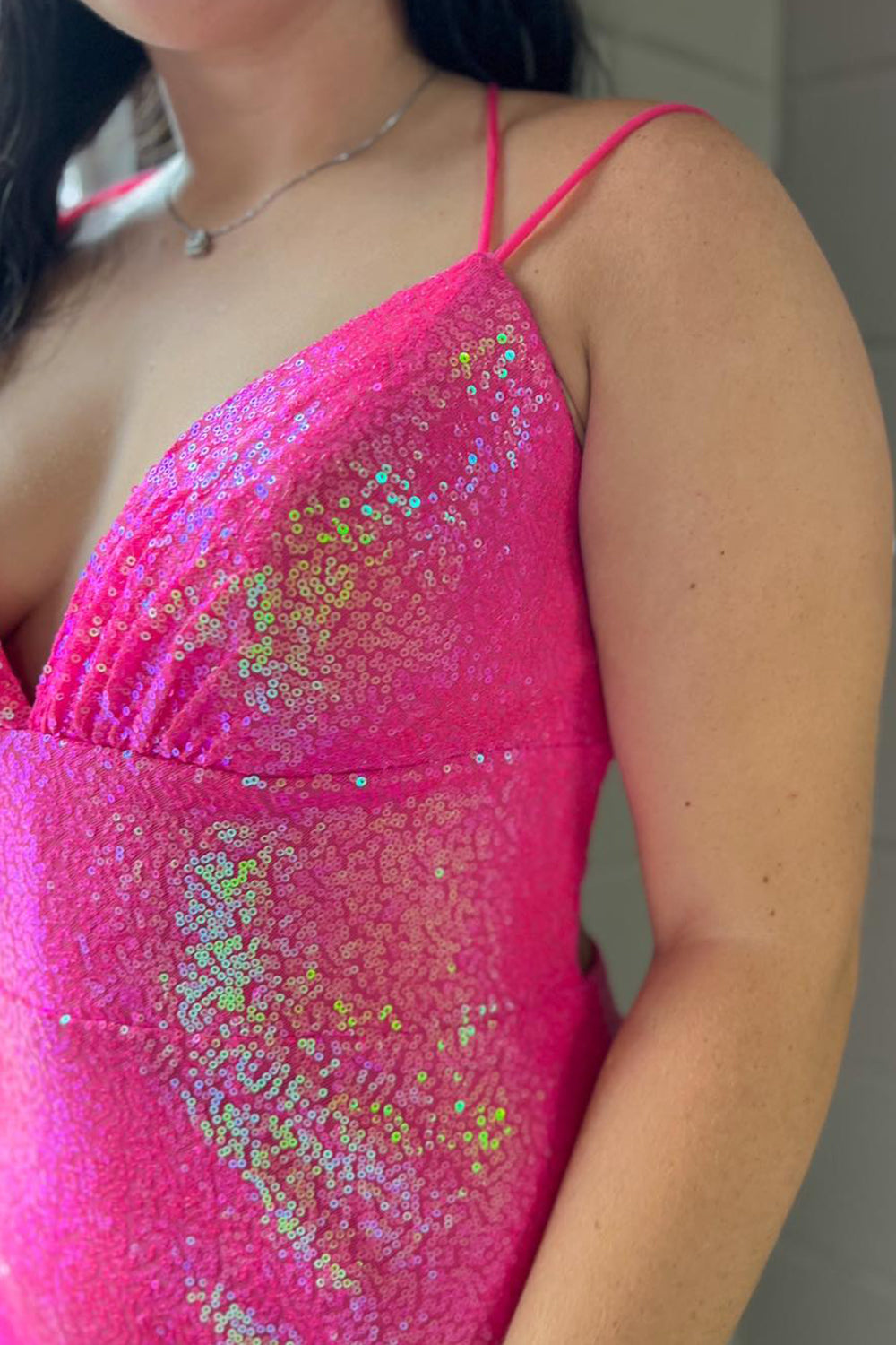 Misshow Sparkly Fuchsia Sequins Backless Tight Short Homecoming Dress/Mini Dress