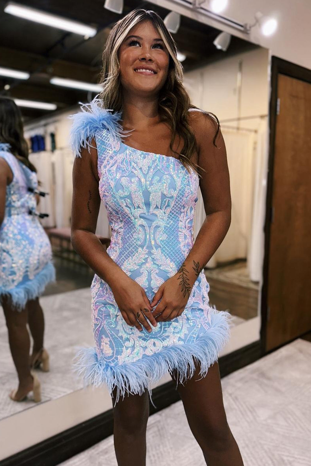 Misshow Sparkly Lilac One Shoulder Tight Short Homecoming Dress/Mini Dress with Feather