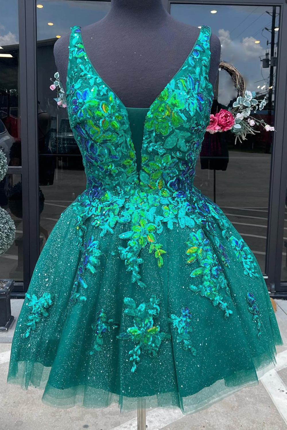 Misshow Sparkly Orange A-Line Spaghetti Straps Short Homecoming Dress/Mini Dress with Sequins