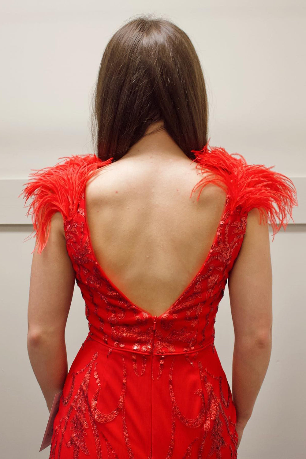 Misshow Sparkly Red Sequined Backless Tight Short Homecoming Dress/Mini Dress with Feathers