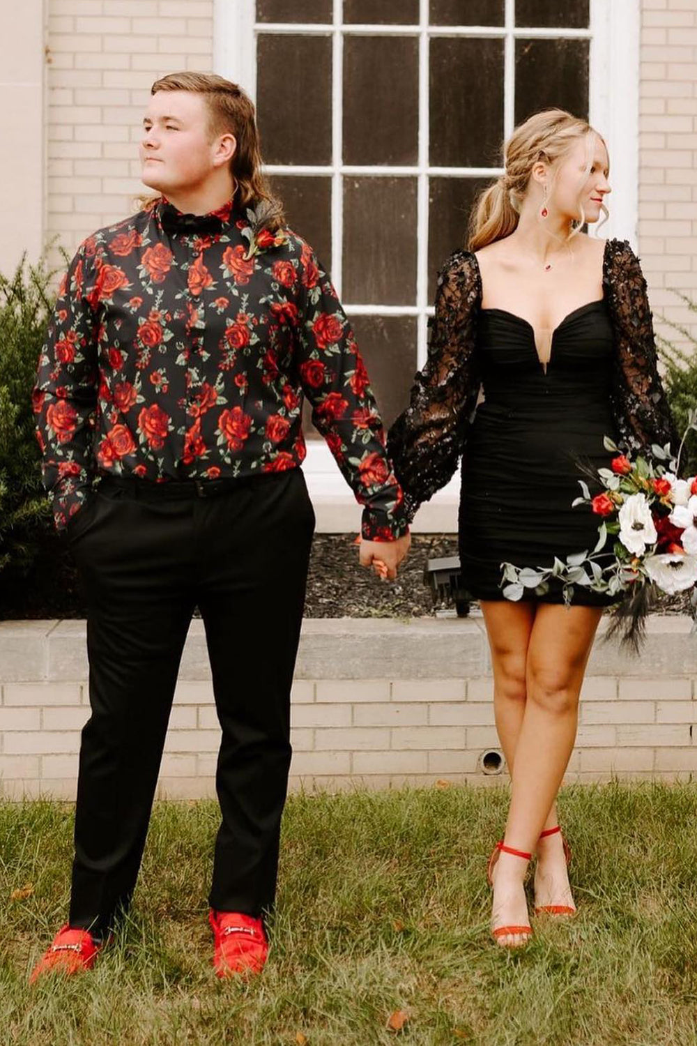 Misshow Sparkly White Long Sleeves Short Homecoming Dress/Mini Dress