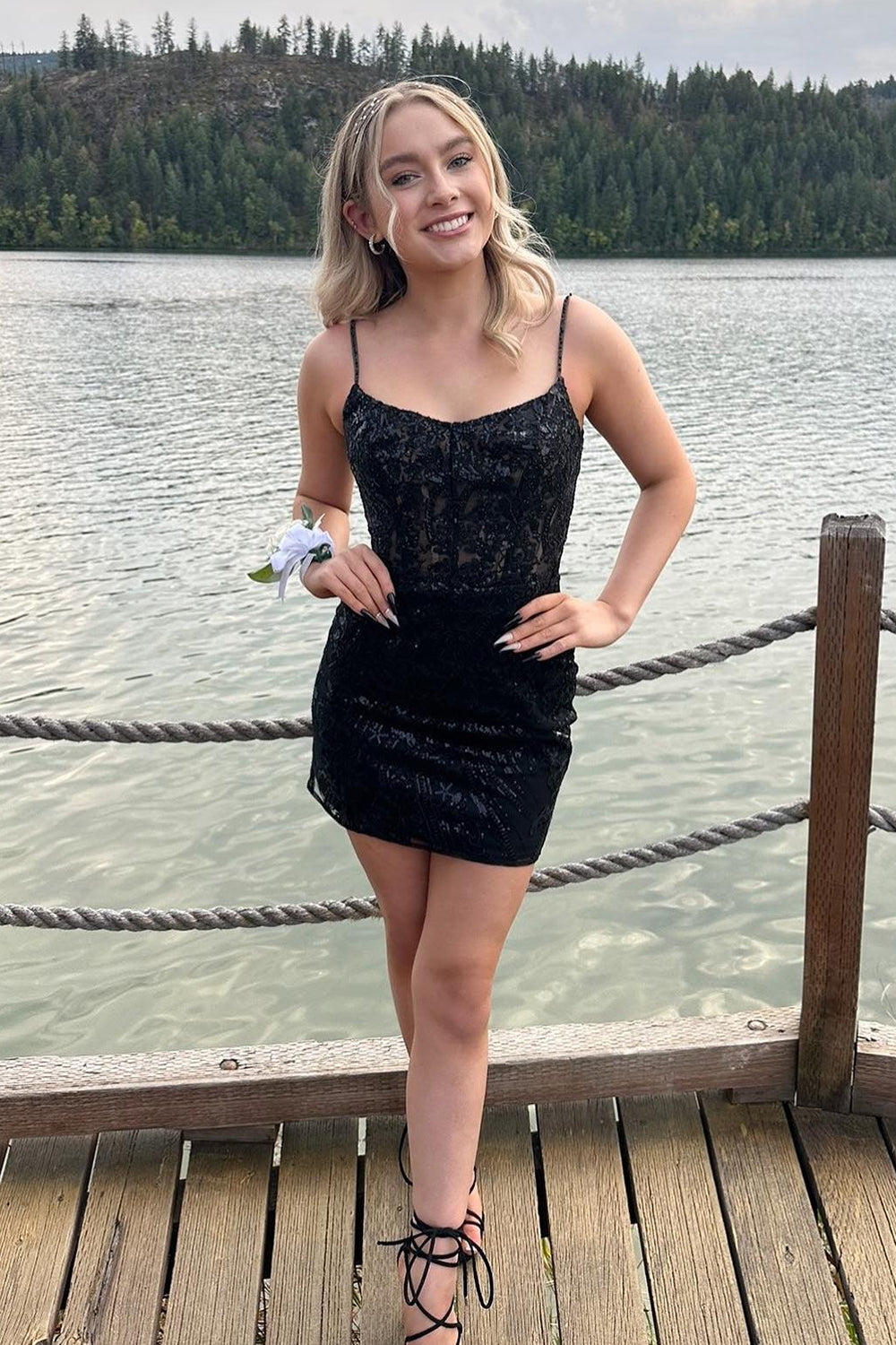 Misshow Sparkly White Sequins Tight Short Homecoming Dress/Mini Dress