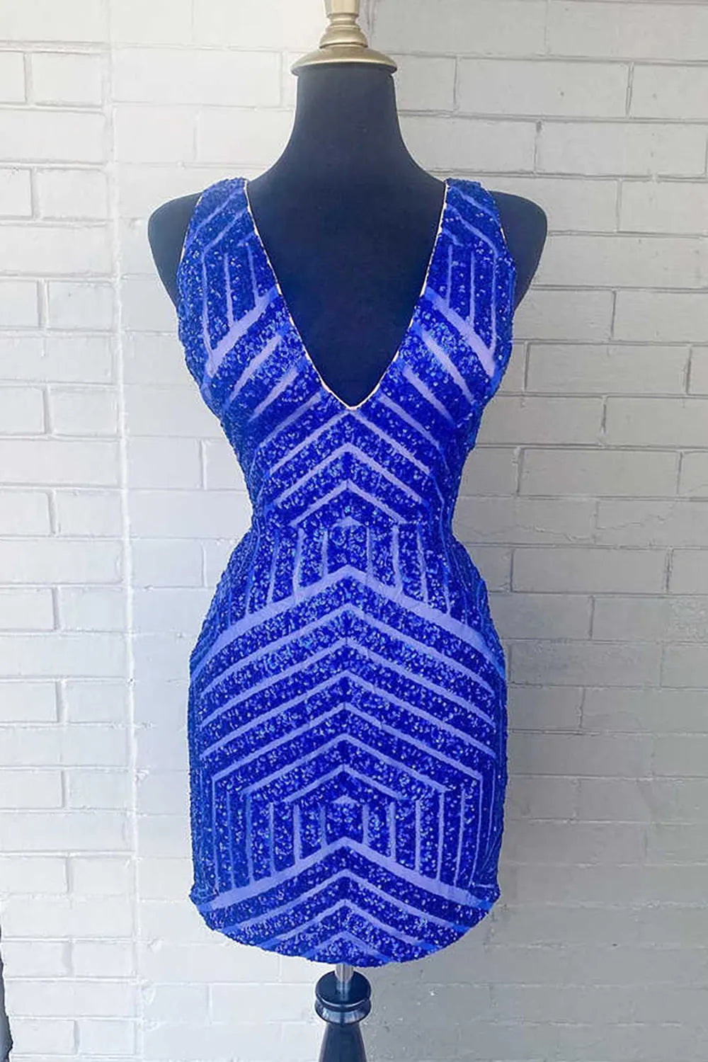 Misshow Sparkly White Sequins V-Neck Tight Homecoming Dress/Mini Dress
