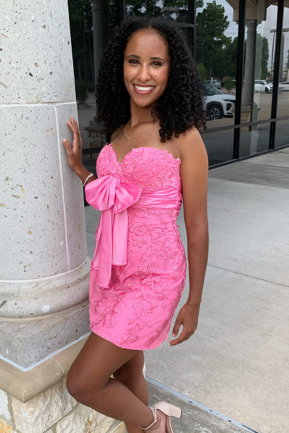 Misshow Sweetheart Pink Bodycon Short Homecoming Dress/Mini Dress with Appliques