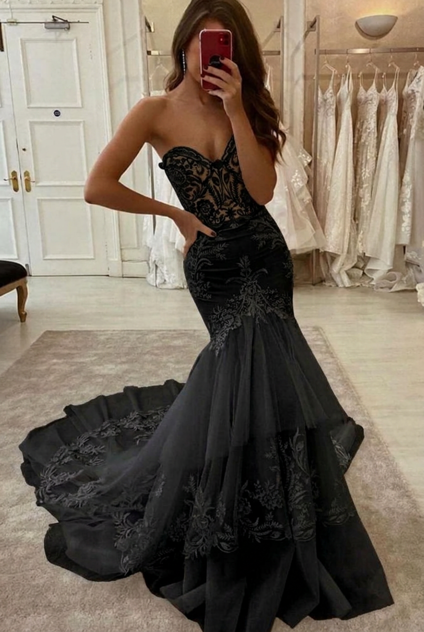 Black sweetheart applique mermaid wedding dress