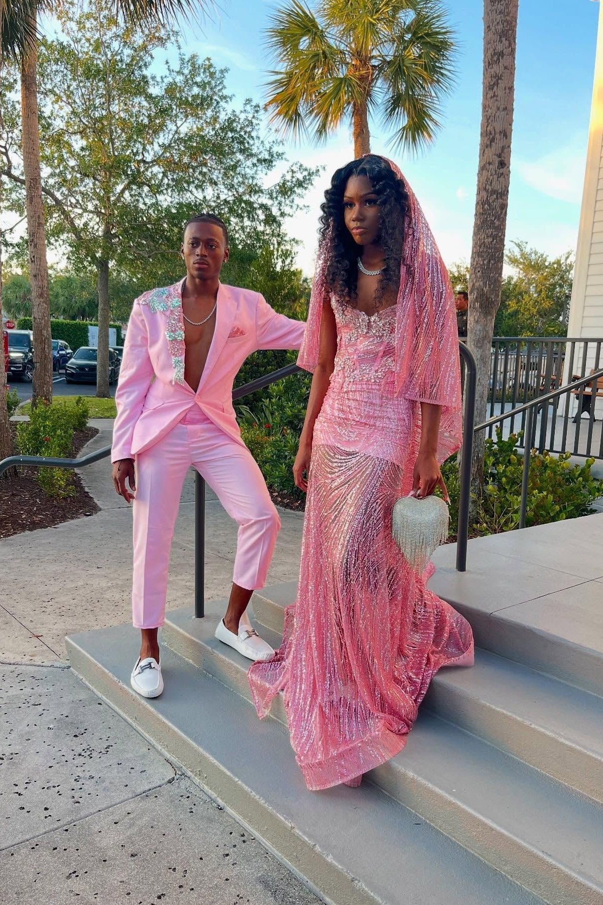 Noticeable Long Pink Beaded Sweetheart Sleeveless Mermaid Prom Dress with Rhinestones and Veil