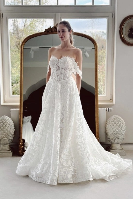 Off-Shoulder Sweetheart Illusion Visible Boning Lace-Up Corset All-Over 3D Leaf Appliqué Flutter Sleeve A-Line Wedding Dress Chapel Train