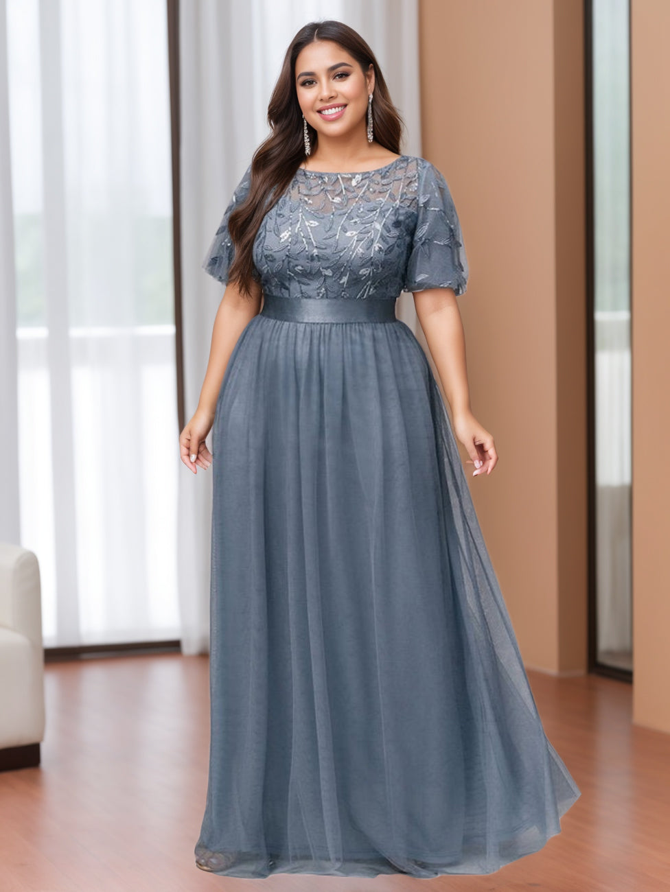 Plus Size Floor-Length Mother of the Bride A-Line Dress with Scoop Neck and Half Sleeves Featuring Appliques