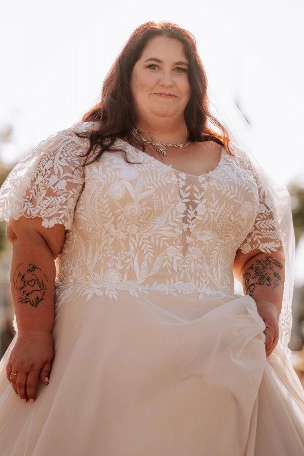 Plus Size Ivory A-Line Wedding Dress V Neck Short Lace Sleeves 3D Floral  Cathedral Train