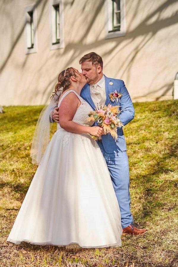 Plus Size Ivory A-Line Wedding Dress V Neck Wide Strap Lace Floral Bodice Crystal Belt Tulle Bridal Gown