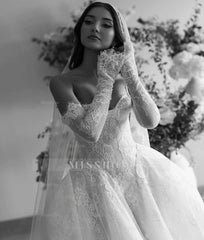 Princess Ball Gown White Sweetheart Lace Wedding Dress with Long Sleeves